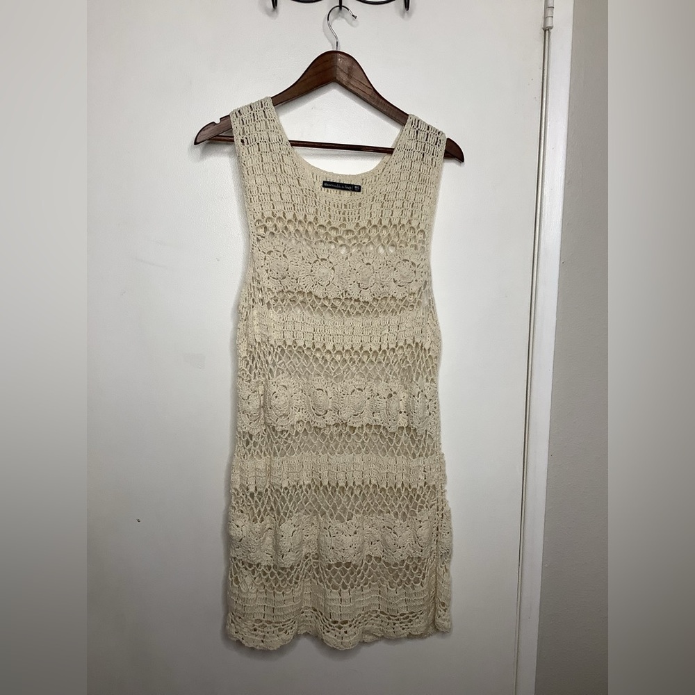 Abercrombie and Fitch women’s Crotchet swim coverup M/L